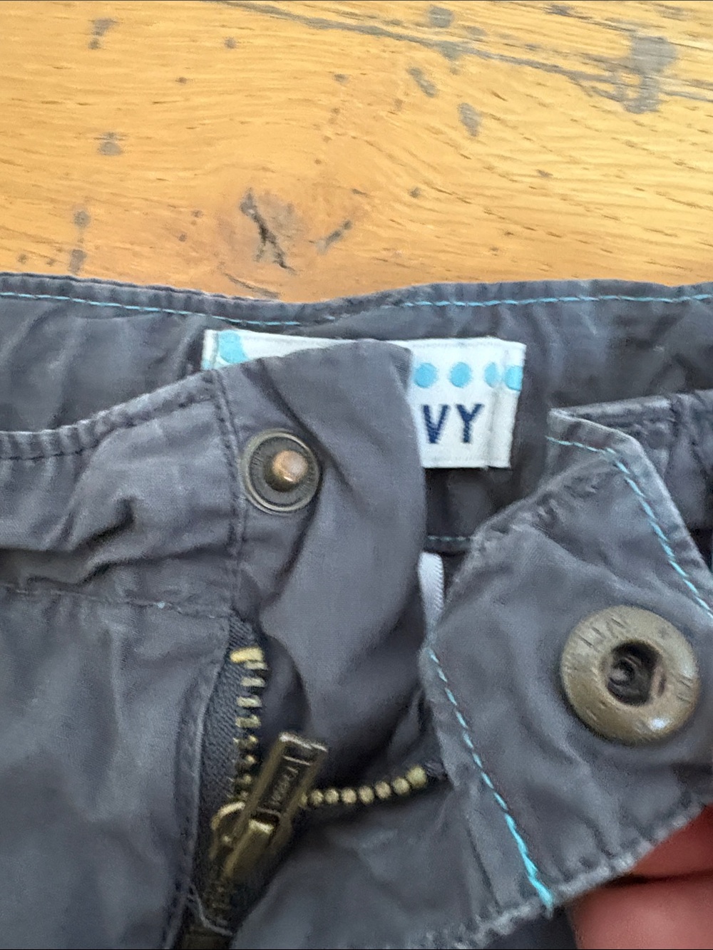 Girls Gray Lightweight Snap Shorts with Pockets by Old Navy Size 5 - Picture 4 of 9